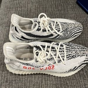 Yeezy zebras used like new 9.5 will clean when you buy